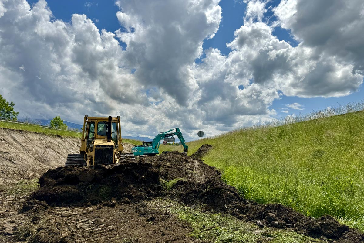 Photo d'engins de chantier de la société TP Alpin - Entreprise de terrassement Bonneville
